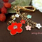 saly☆ハチさんとお花いっぱいのキーホルダー