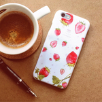送料無料★ 水彩風いちご柄スマホケース ★ iPhone