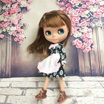 黒のワンピースとピンクのエプロンのセット（リカちゃん、ブライスサイズ）