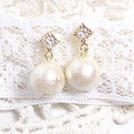T.CY コットンパールと小さいダイヤのスタッドピアス