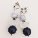 83.【ピアスへ交換可】ネイビーのイヤリング