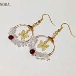 透かし蝶々のピアス