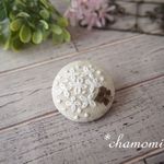 白いお花の花束の刺繍ブローチ・b