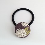 アナベルの刺繍ヘアゴム