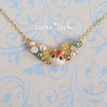 リスと菜の花ネックレス