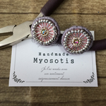 まるい刺繍ピアス