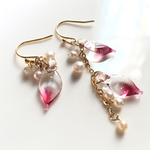 ガラスの花びらピアス クリア