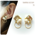 ライトベージュストーンビジューピアス