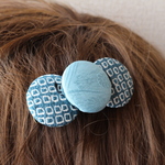 ちりめんしぼりのヘアクリップ✲青【送料入れたら1コイン】