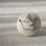 刺繍ブローチ（綿麻）ヘアゴム可　鳩
