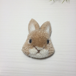 動物 ポンポンブローチ うさぎさん