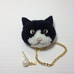 動物 ポンポンチャーム ハチワレ 猫ちゃん