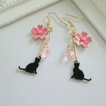 《再販》 桜と黒猫とチェリークォーツのピアス《イヤリング》