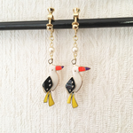 カラフル♡オシャレな鳥さん✴︎パールを添えて。【イヤリング or ピアス】