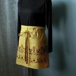 からし色×刺繍レース　カフェエプロン