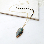ラブラドライト×オニキスbeadsのネックレス