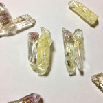 天然石風の耳飾り