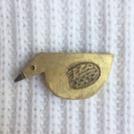 ○陶器・陶土○しあわせ運ぶちいさな鳥のブローチ