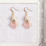 SAKURA 桜色の２連スクエアピアス、イヤリング