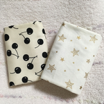 チェリー×スターのリバーシブルよだれカバー