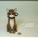 羊毛フェルト　猫　お座りキジトラ  ネコ　ねこ