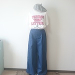 チノのワイドパンツ・ネイビー