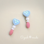 パステルカラーのハートピアス