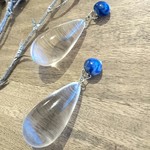 一点のみ 大きめ雫とブルーマーブルのイヤリング