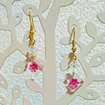 お花ビーズとお花タイルのピアス