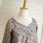 SALE リバティ☆ラグラン ブラウス　キューフォーザズー