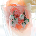 蕾のピアス（イヤリング）