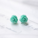 ブルーのプチ薔薇のピアス