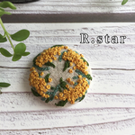 ミモザ リース 刺繍ブローチ くるみ
