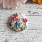 チョウチョとお花 刺繍ブローチ