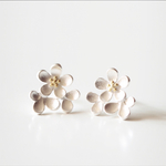 ３つの花のシルバーピアス