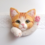あいさつ猫さんブローチ　茶☆羊毛フェルト
