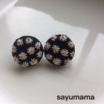 ☆刺繍☆くるみボタンのピアス