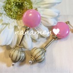 おおぶりレトロ☆ピアス オーラピンク ホワイト