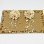 【再販】フリルフラワーとかすみ草のピアス/イヤリング【ベージュ】