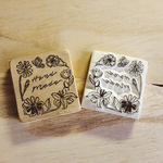 持ち手付 野花と蝶のスクエアリース hand made 消しゴムはんこ