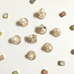 【送料無料】スクリューヘアピン 、ヘアピアス《ホワイト》