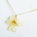 ほんわか上品　押し花ネックレス