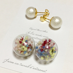 送料無料《3wey》ソフトかすみ草のガラスドームピアス