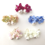 小さなお花とコットンパールのピアス