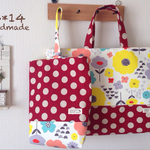 ★再販無し　限定１セット★　北欧風ＦＬＯＷＥＲ×赤ドットのマチ付きレッスンバッグ＆上履き入れの2点セット