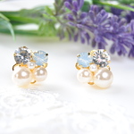 ✿ ホワイトオパール&ビジューのピアス