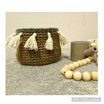 コロンとモノトーンな小物入れ