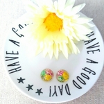 かすみ草のレジンピアス