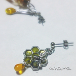★本物のミニバラ入り★ とろ〜り蜂蜜のピアス 