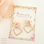 お花と蝶々とスクエアーピアス/イヤリング
